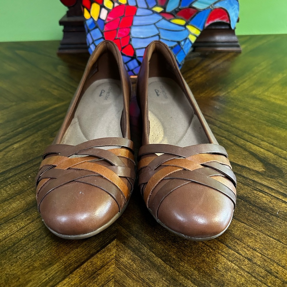 Clarks flats Brown GUC